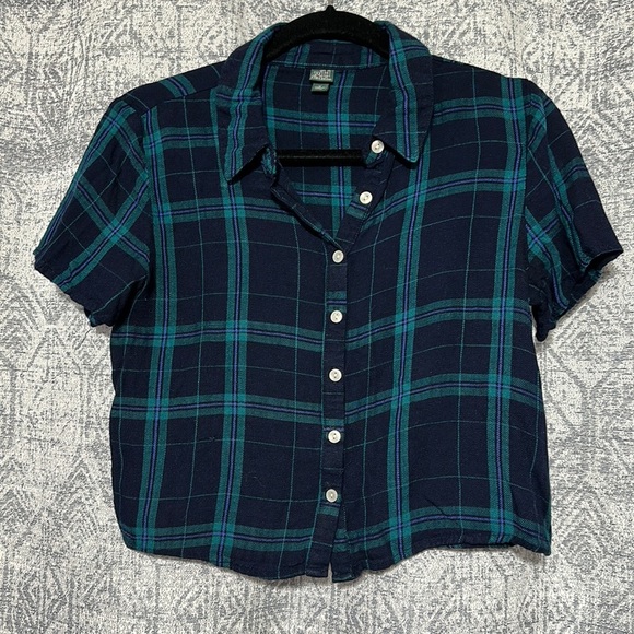 wild fable Tops - Wild Fable Cropped Button Down Top
